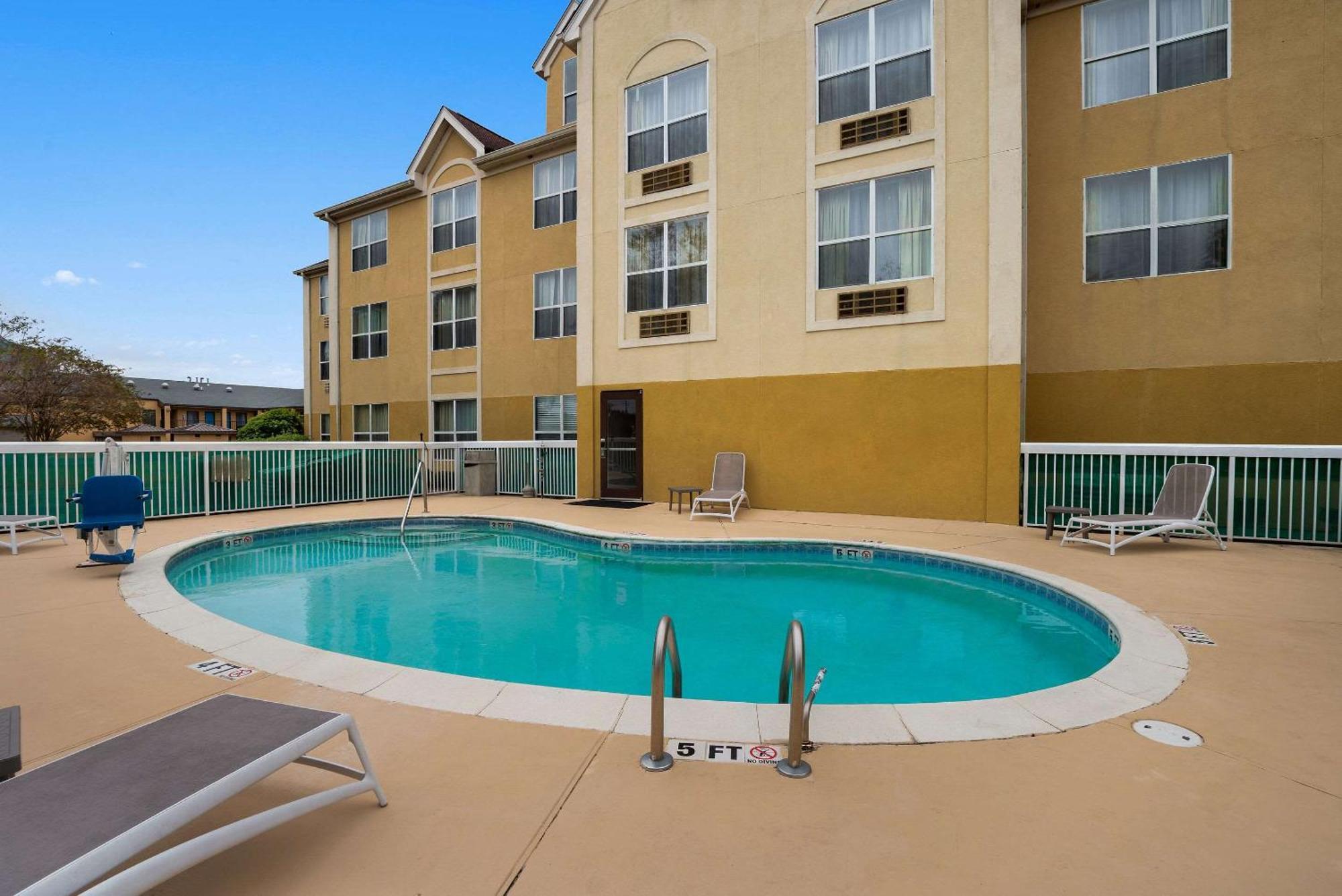 Comfort Inn & Suites Santee I-95 מראה חיצוני תמונה